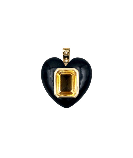 Onyx heart pendant une grave pollution 