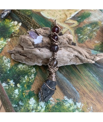 Collier balais de sorcière en kyanite noire, bijoux pour elle votre