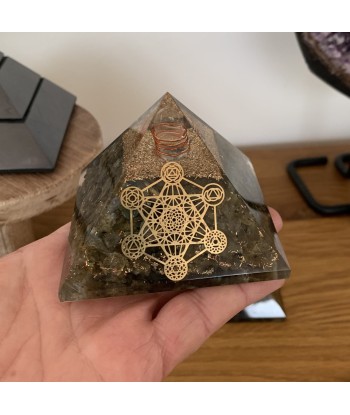 L'orgonite pyramide en labradorite avec métatron, protection contre les EMF, géométrie sacrée Profitez des Offres !