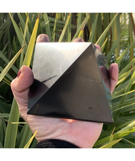 Grande pyramide Shungite noire, Authentique Shungite polie de Carélie Vous souhaitez 