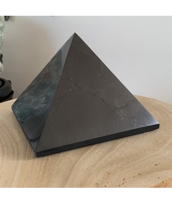 Grande pyramide Shungite noire, Authentique Shungite polie de Carélie Vous souhaitez 