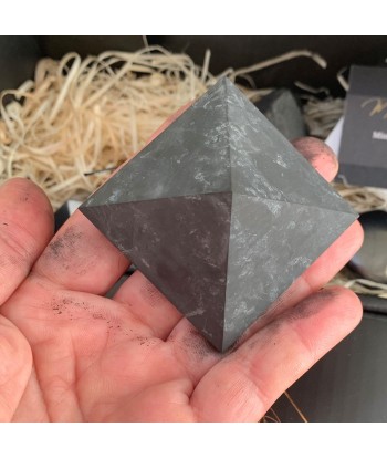 Shungite box "the neutralizer" 7 shungite stones suggérées chez