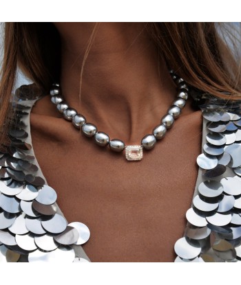 Collier Molly perles de coquillages gris et argent suggérées chez