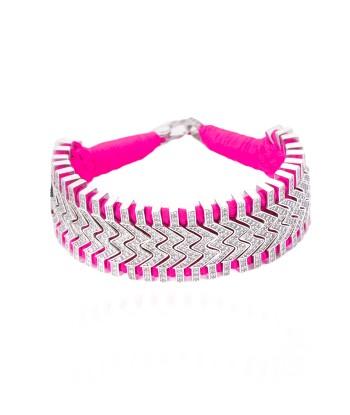 Neon pink Trancoso bracelet s'inspire de l'anatomie humaine