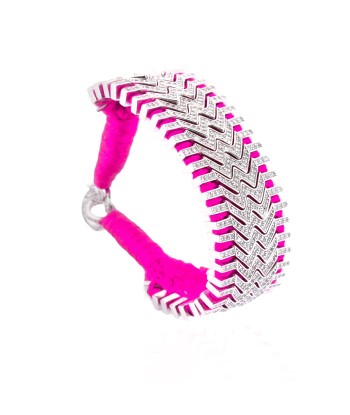 Neon pink Trancoso bracelet s'inspire de l'anatomie humaine