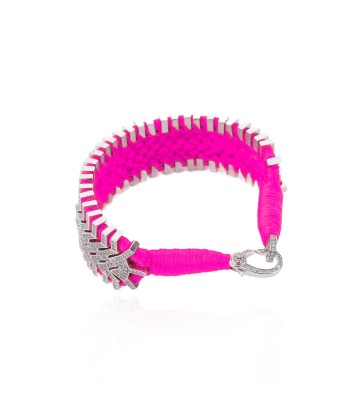 Neon pink Trancoso bracelet s'inspire de l'anatomie humaine